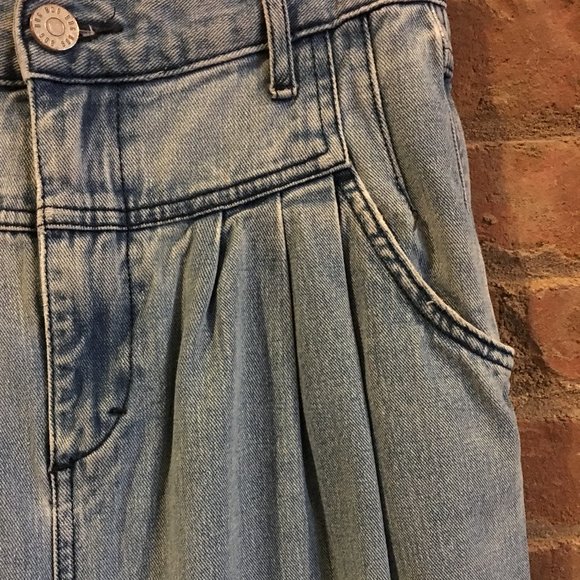 BDG Jeans - Picture 4 of 4